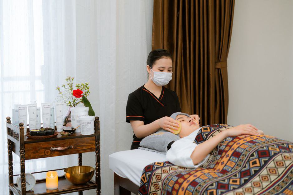 Vì sao spa nên có cẩm nang kiến thức làm đẹp riêng